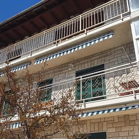 Toni&megi Jesenice (Split-Dalmatia)